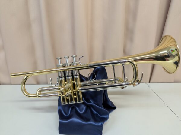 中古　ヤマハ　トランペット　　　　YTR-8335UⅡイメージ01