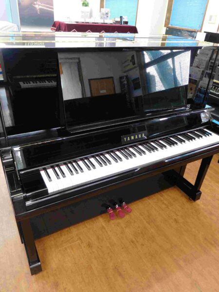 中古　YAMAHA　アップライトピアノ　UX30BL (#4757077)　イメージ01