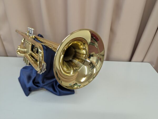 中古ヤマハ　トランペット　YTR-2310イメージ02