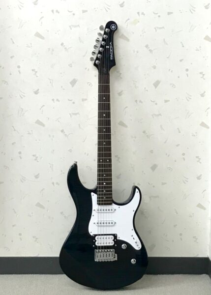 YAMAHA　Pacifica212VFM　イメージ01